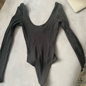 Aritzia body suit size xs
